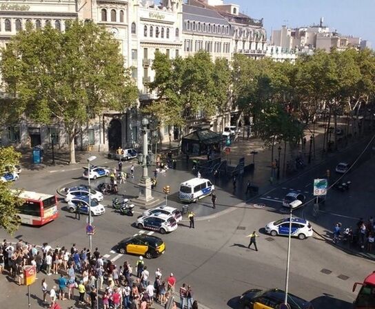 Pol&iacute;cia admite ataque terrorista em Barcelona