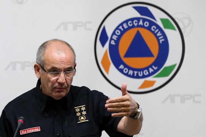 Comandante da Protecção Civil licenciou-se com equivalências a 90% das cadeiras