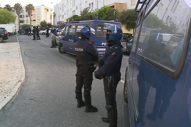 Doze Detidos Em Megaopera O Da Psp Em Bairro De Oeiras Portugal S Bado