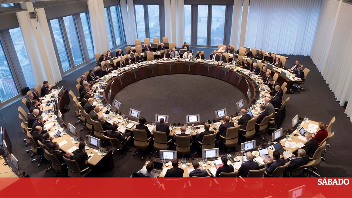 BCE As 25 Pessoas Que Decidem Sobre As Subidas Dos Juros Dinheiro