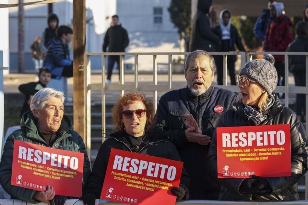 Fenprof pede aos pais que não levem os filhos às escolas face à greve