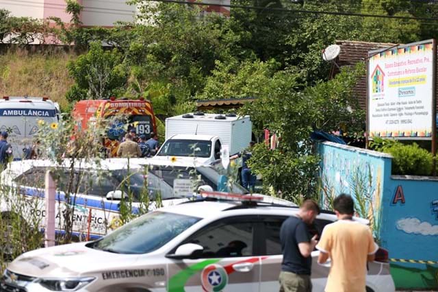 Brasil homem invade creche machado e mata quatro crianças Mundo