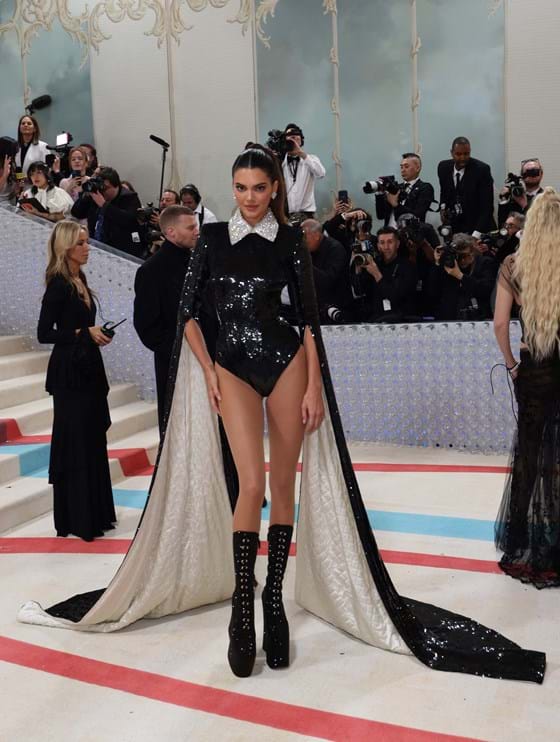 Os Vestidos Que Marcaram O Met Gala Fotografias S Bado