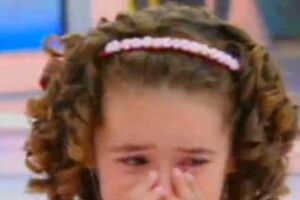 Apresentador humilha criança em directo