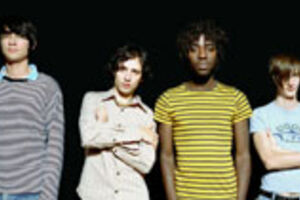 Bloc Party + Os Pontos Negros + Dub Inc + Mia Rose