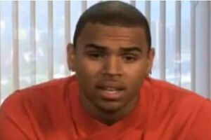 Chris Brown pede desculpa a Rhianna