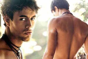Enrique Iglesias masturba-se em videoclip