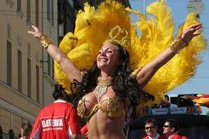 Chuva compromete desfiles de Carnaval