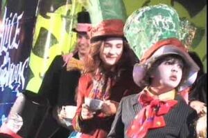 Fãs juntos no Chiado por ‘Alice’ (vídeo)