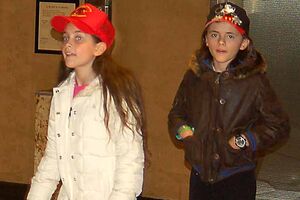 Filhos de Michael Jackson fazem filme no YouTube