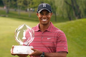 Tiger Woods regressa a casa quase um mês depois de acidente de viação