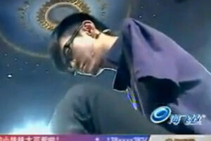 Pianista sem braços vence o 'China's Got Talent' (vídeo)