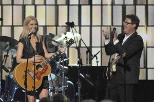 Gwyneth Paltrow estreia-se na música (vídeo)