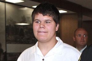  Adolescente escapa depois de um ano de tortura (vídeo)