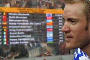 Ciclista belga morre no Giro de Itália (vídeo)