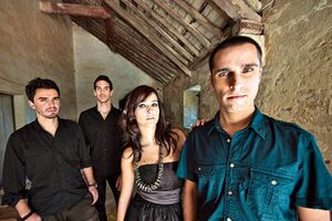 Uma noite atrás do palco com os Dazkarieh (vídeo)