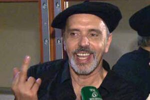 Gesto obsceno de Rui Reininho lança polémica com Câmara do Porto