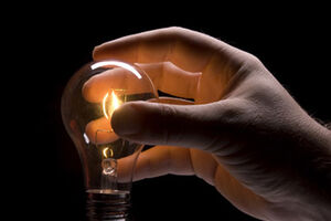 Os "custos políticos" da electricidade aumentam facturas em 1600%