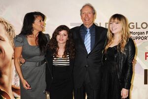 Clint Eastwood participa em reality show familiar