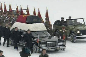 Milhares no último adeus ao `Querido Líder´ (vídeo)