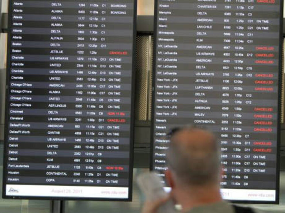 Greve dos controladores obriga a cancelar dois voos