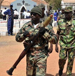 Militares reclamam 'controlo total' da Guiné-Bissau. Presidente Embaló fala em golpe de Estado e diz que foi detido