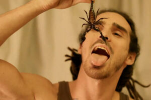 Este homem come tudo (vídeo)