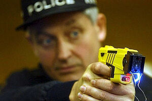 Polícia dispara taser contra homem com Alzheimer