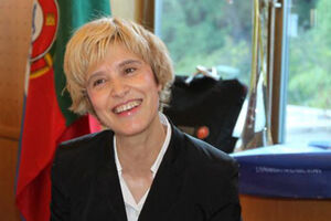 Assunção Esteves recusa extinção do Tribunal Constitucional