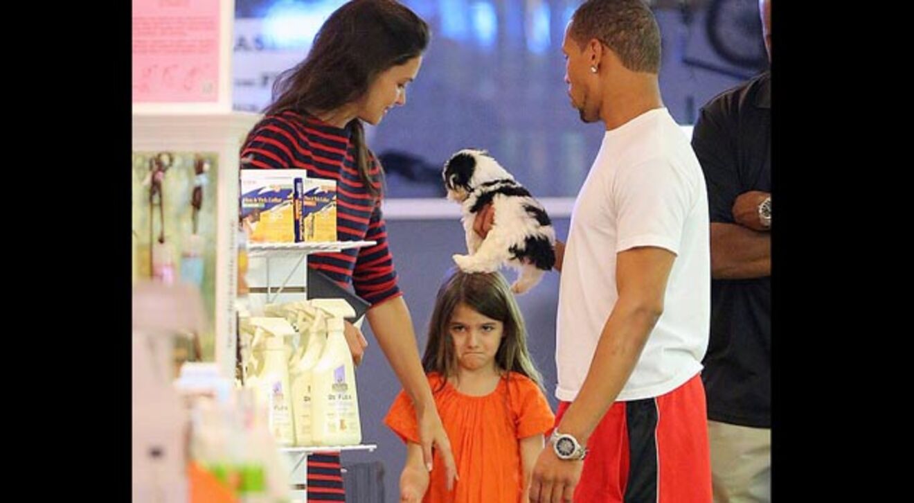 Suri Cruise faz birra por não receber um cão