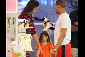 Suri Cruise faz birra por não receber um cão