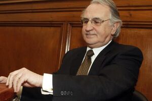 Sete gestores da Caixa ganham mais que Passos Coelho