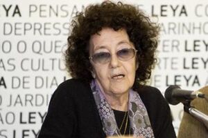 Escritora recusa receber prémio das mãos de Passos Coelho