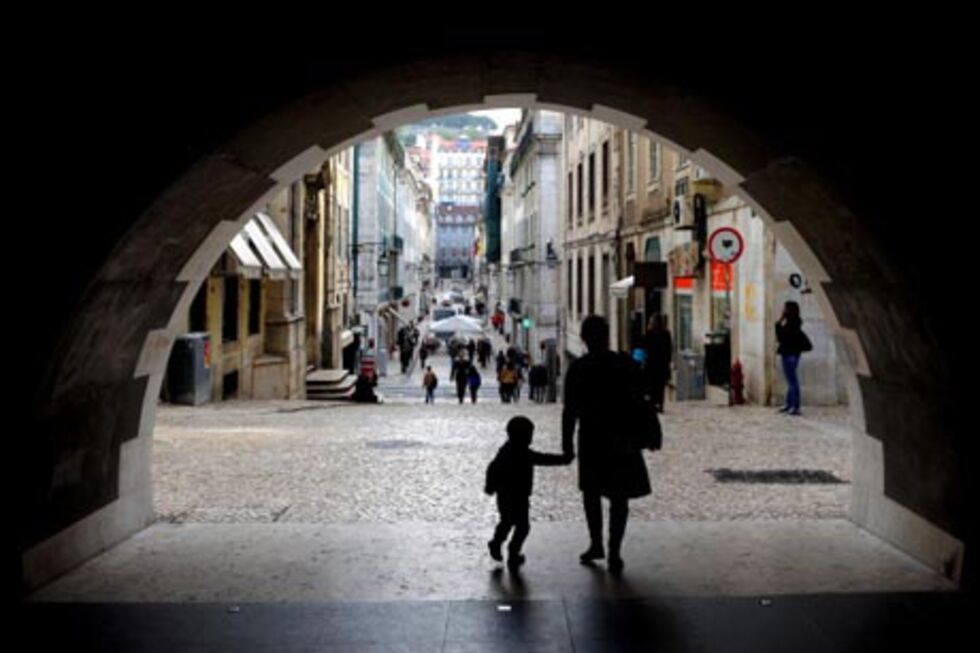 Consumidores e empresas mais pessimistas