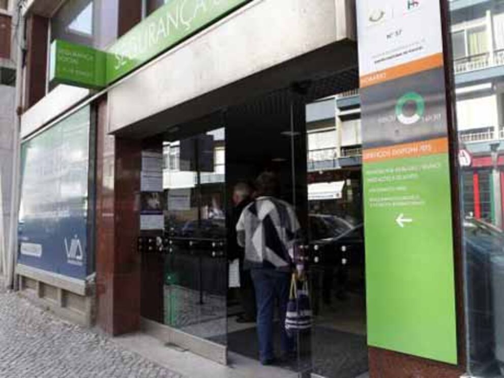Governo paga um subsídio aos funcionários e 1,1 subsídios aos pensionistas