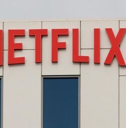 Netflix compra Warner Bros. por 72 mil milhões. O que se sabe sobre este acordo histórico?  