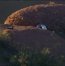 Homem é resgatado após ficar preso durante a noite num trilho no meio das montanhas nos EUA  