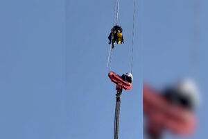 Jovem queria “ver as vistas” e fica pendurado em guindaste durante sete horas em Jerusalém  