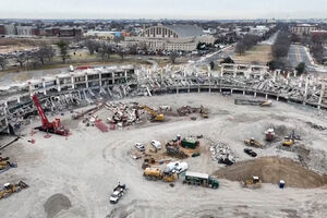 Antigo estádio dos Washington Commanders está a ser demolido  