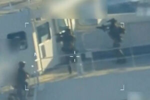 Vídeo mostra momento em que forças americanas capturam petroleiro na costa da Venezuela