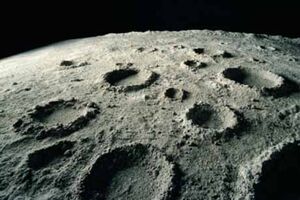 Descoberta de água na lua desperta interesse da NASA