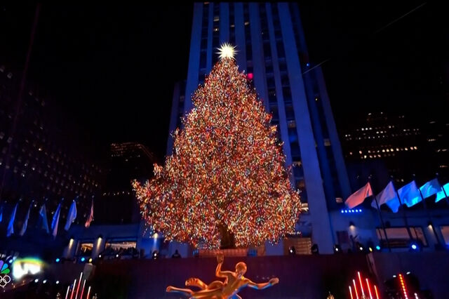 Árvore de Natal do Rockefeller Center volta a iluminar Nova Iorque  