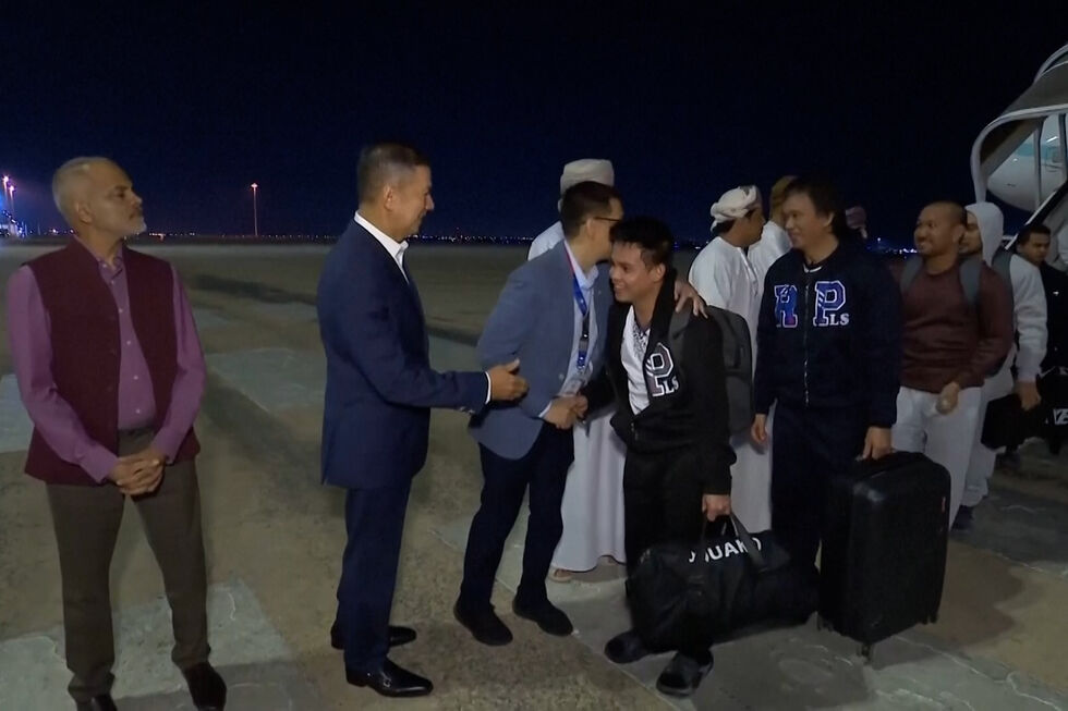 Houthis libertam 11 marinheiros capturados após ataque no Mar Vermelho 