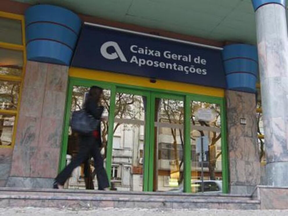 Mais 63 pensões acima de €5000