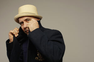 Paulo Pedro Gonçalves: "Sempre me senti uma ovelha negra nas bandas" (vídeo)