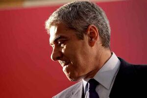 Sócrates diz não retirar uma palavra ao que disse sobre programa de Moura Guedes