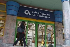 Mais 63 pensões acima de €5000
