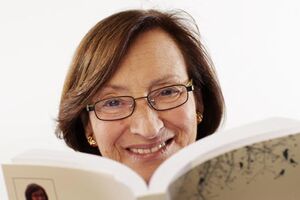 Ana Maria Magalhães: "Antes de saber ler, já contava histórias" (vídeo)