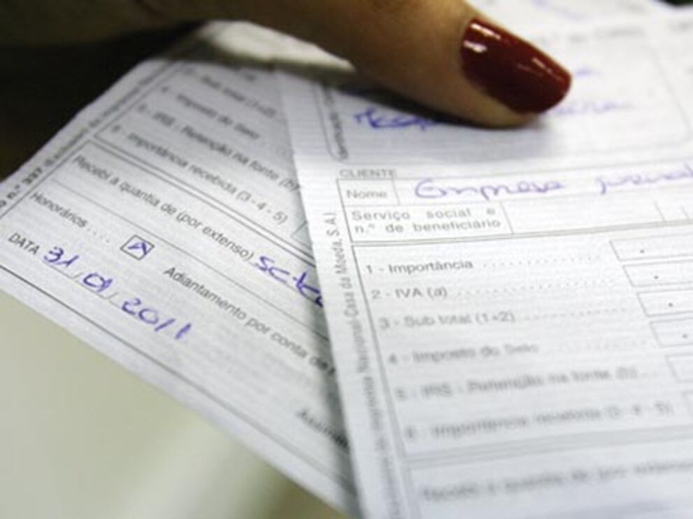 Recibos verdes transformam-se em factura no próximo dia 1 de Janeiro
