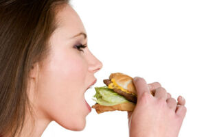 Estudo: Tempos díficeis levam ao consumo de calorias